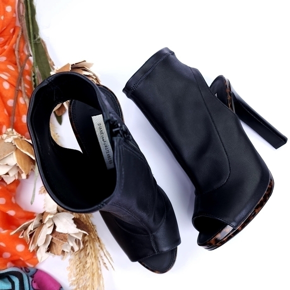 Diane Von Furstenberg Black Leather Platform Thick Heels Sz 8m - Picture 9 of 13